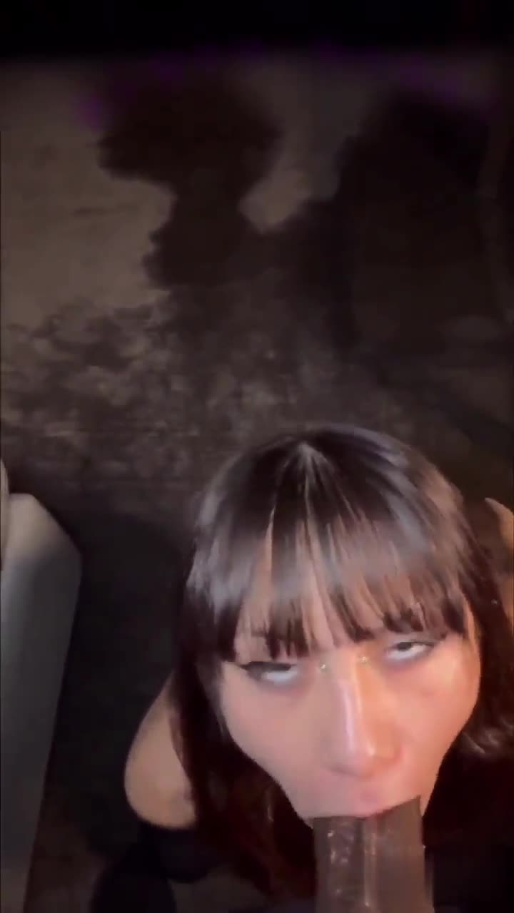 Young girl sucks a big cock bbc | Tik.Porn (1)