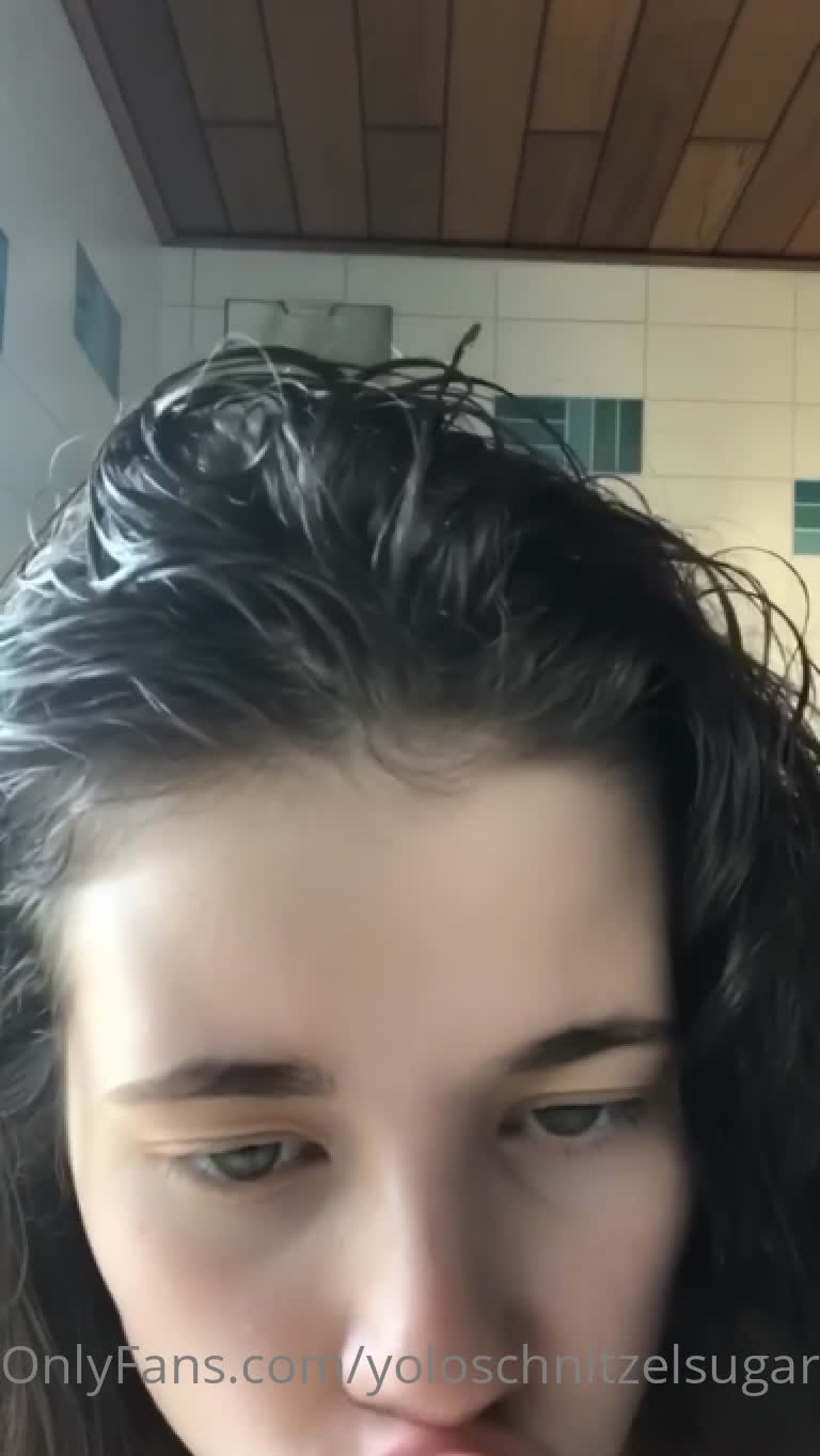 YoloSchnitzelX Sextoy in the mouth and Leaked sex
