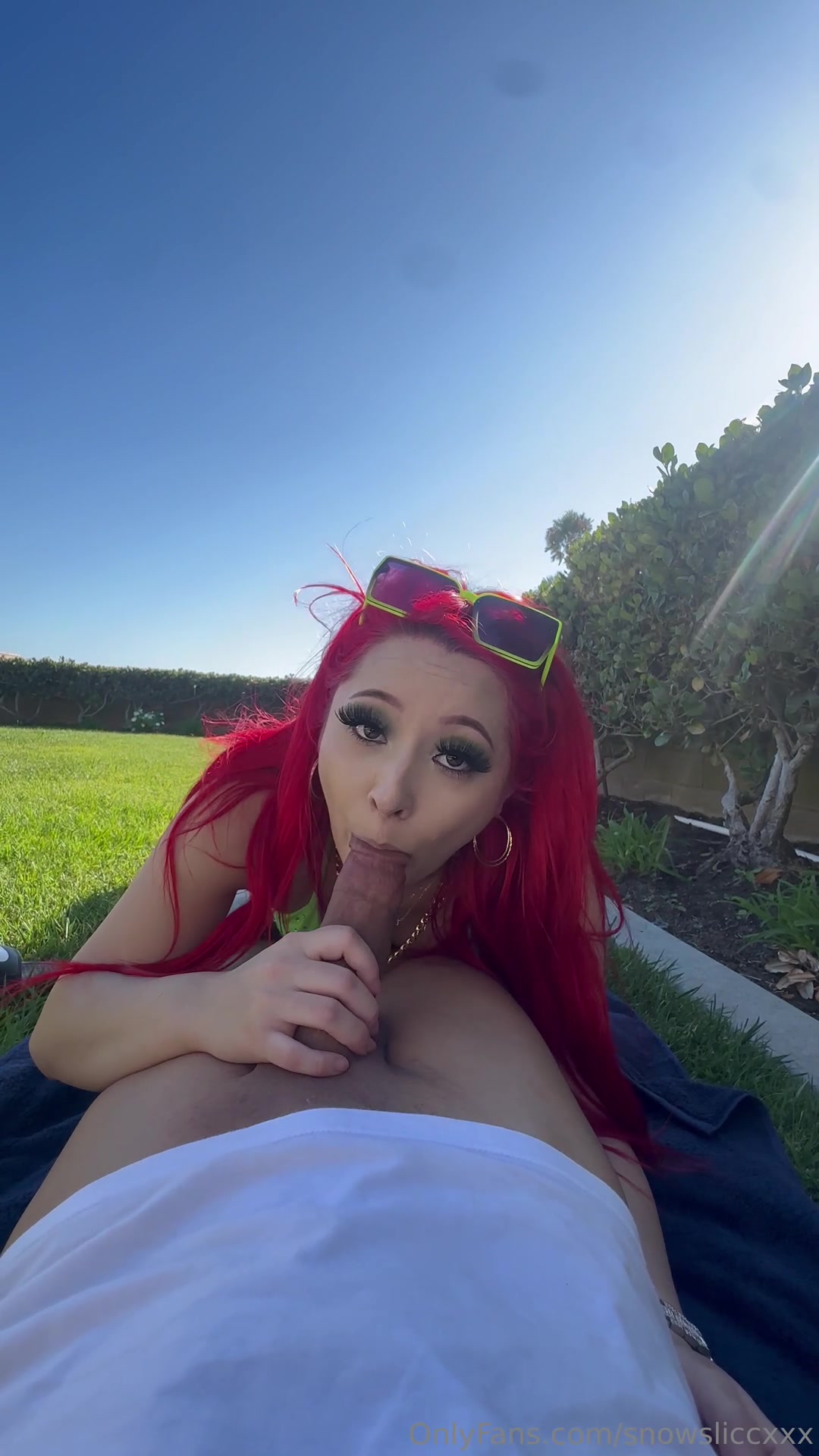 Getting a #Blowjob #Outdoor | Tik.Porn (1)