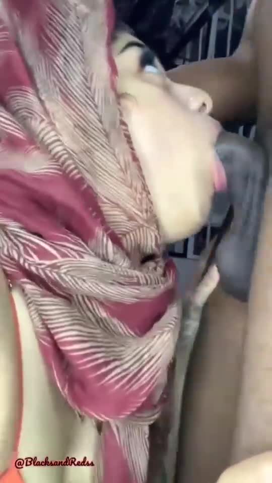 Sexy Deepthroat and Interracial Hijab Arab Leaked