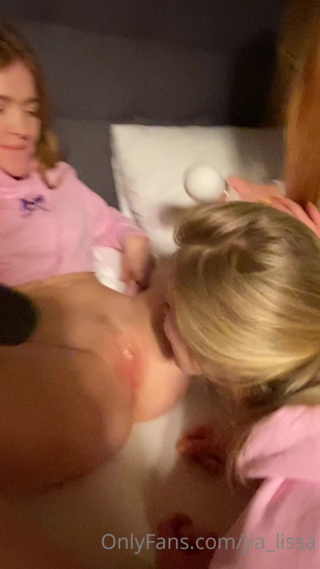 Jia Lissa Orgasm and Orgy Lesbian film porno sexy