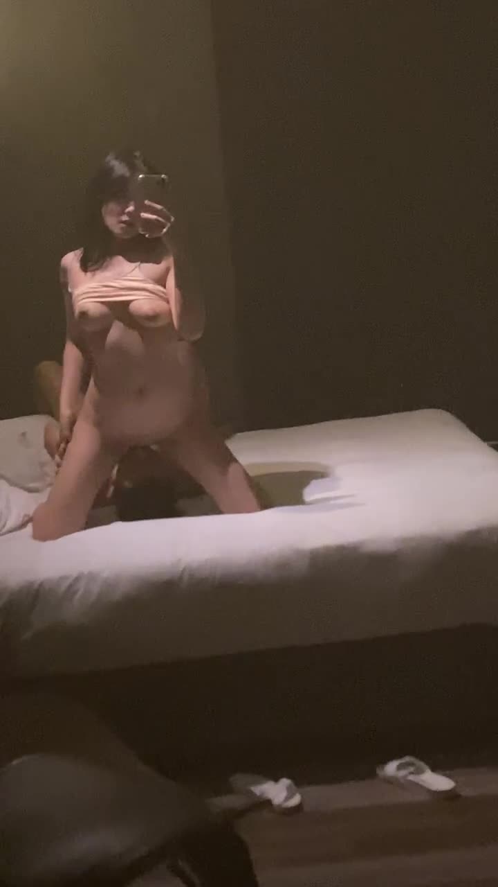 Pussy Licking and Small Tits Shaved Pussy Amateur