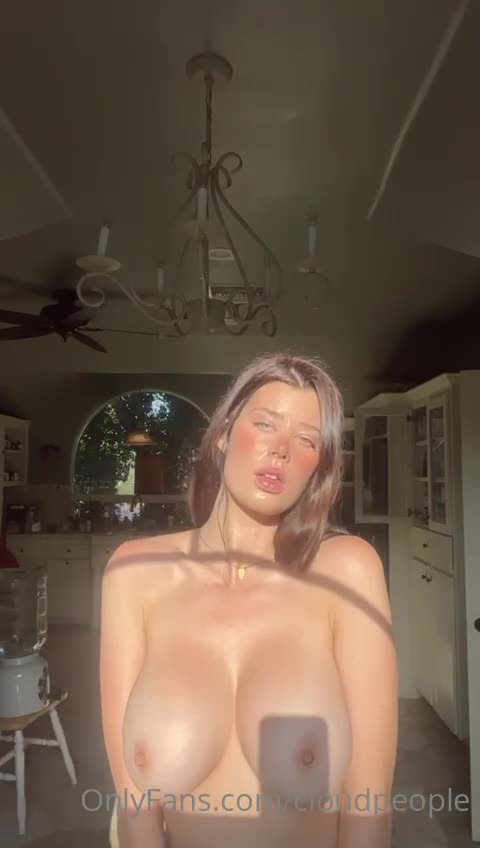 Sarah McDaniel Showing Boobs and Big Boobs Leaked