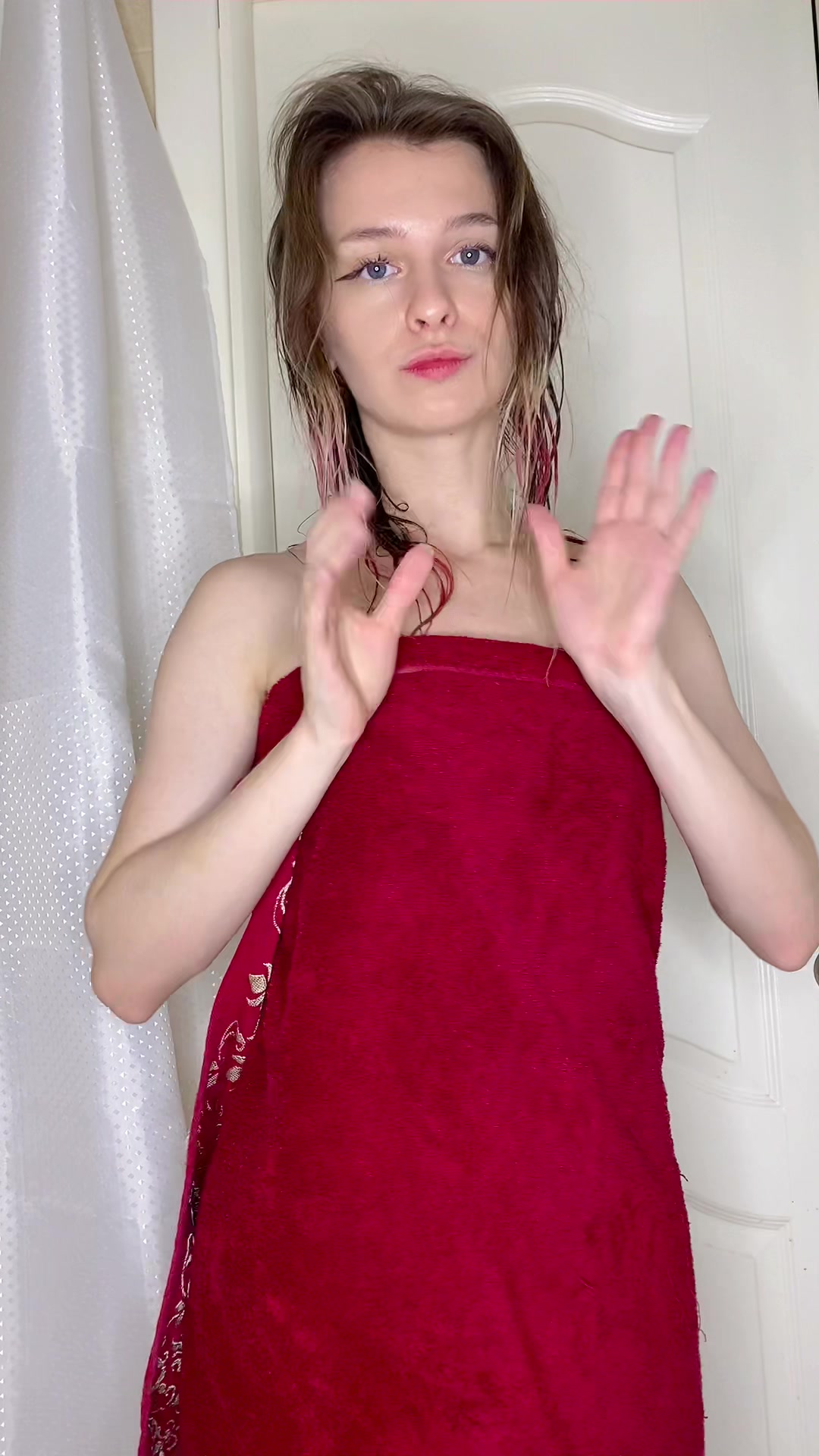 It's showering time! #Small Tits #Brunette #Shaved Pussy #Teen