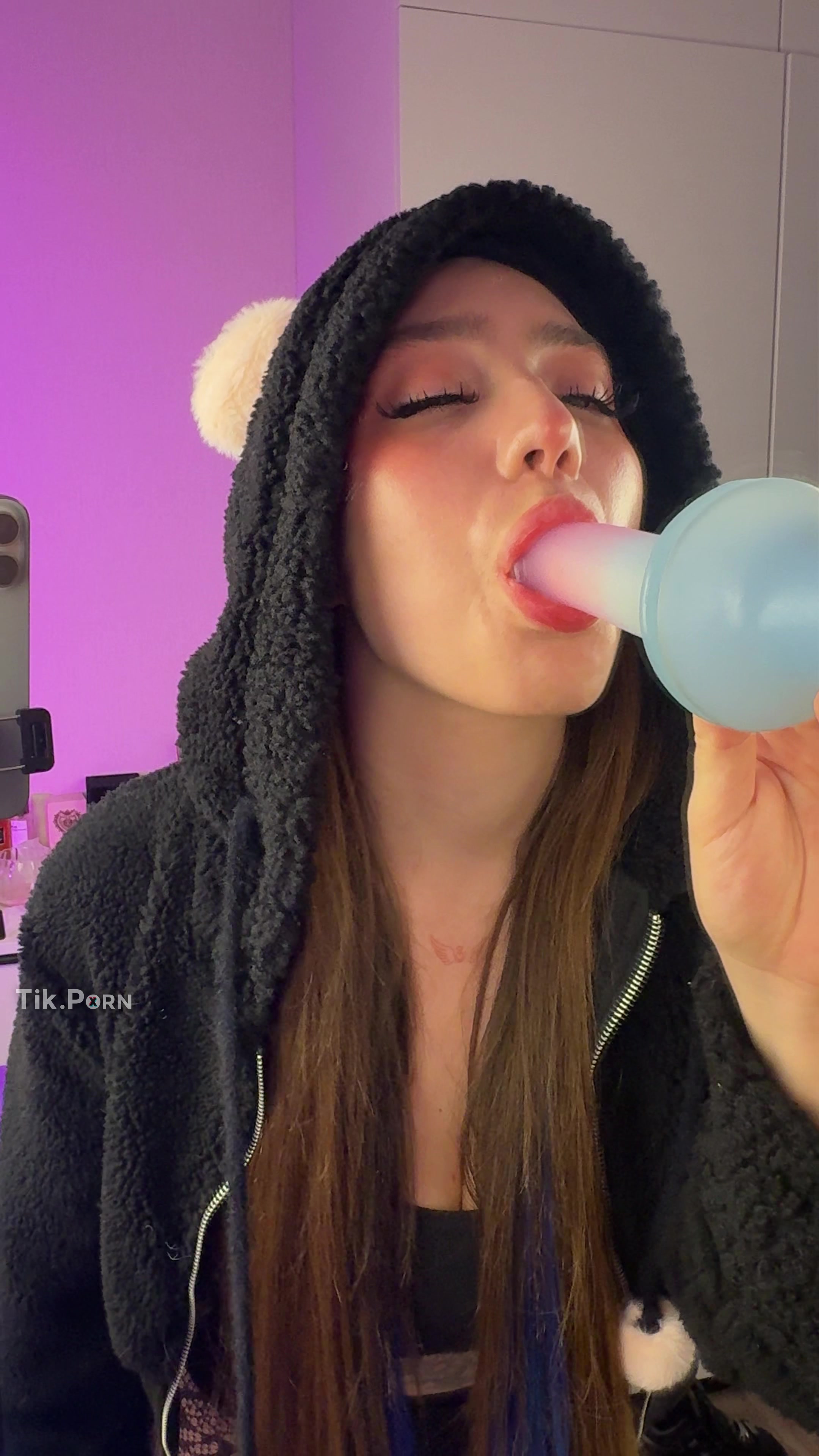 I've gotten pretty good at giving blowjobs - wanna see?