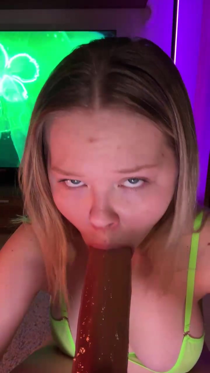 Missfrogg Sextoy in the mouth and Big Boobs movie